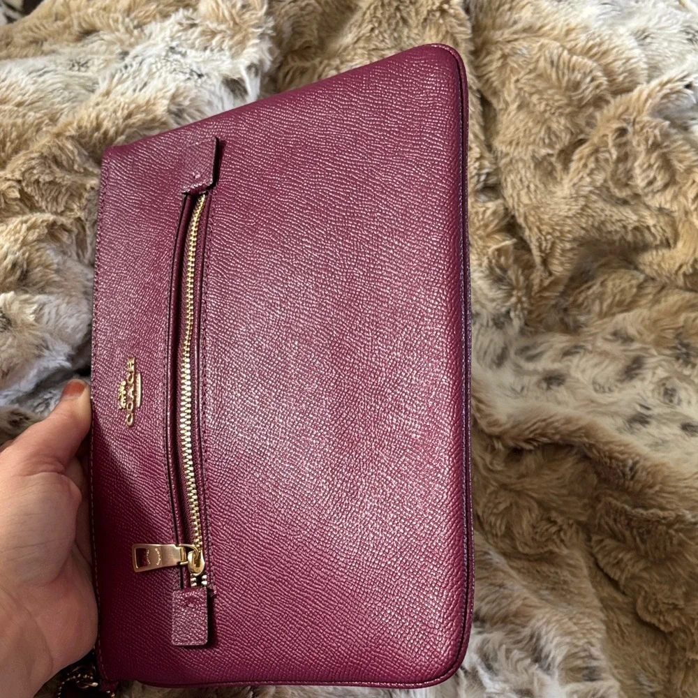 Coach Dark Berry Wristlet RARE - Picture 3 of 7